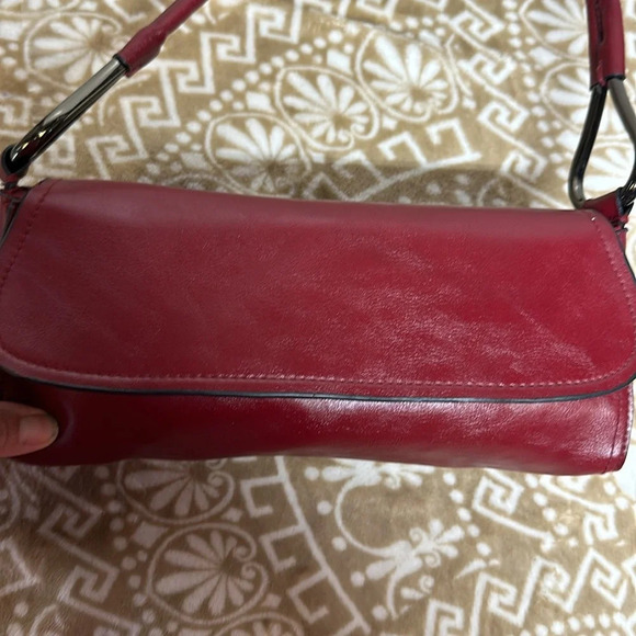 Bueno Deep Wine Satchel Bag - Picture 5 of 12